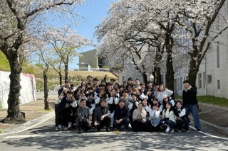 사범대 앞 윤교 단체 202604.jpg